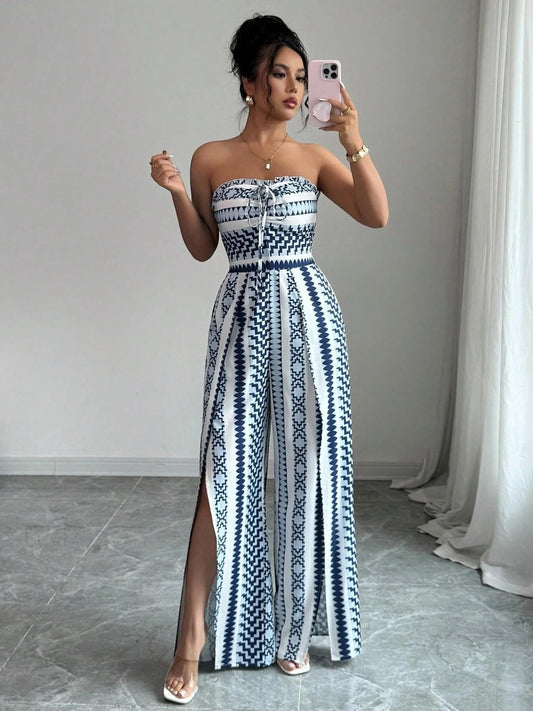 👗💙 Geometrisk jumpsuit med halterneck och slits i sidan – 50 % RABATT! Perfekt för stranden, kontoret och kvällen. 🔥✨
