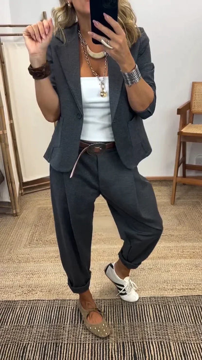 Kragejacka för damer + byxor – elegant set för jobbet