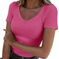 T-shirt med V-ringning i slim fit för damer