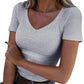 T-shirt med V-ringning i slim fit för damer