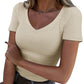 T-shirt med V-ringning i slim fit för damer