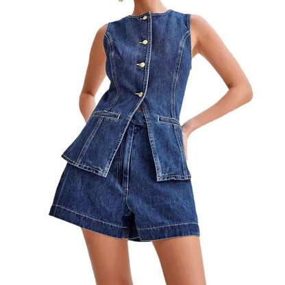 Casual-set i denim för dam, bestående av en ärmlös topp och shorts