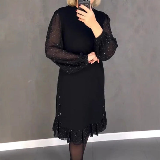 Nyhet✨ 🌟 Klassisk klänning med gnistrande detaljer – tidlös stil för alla tillfällen